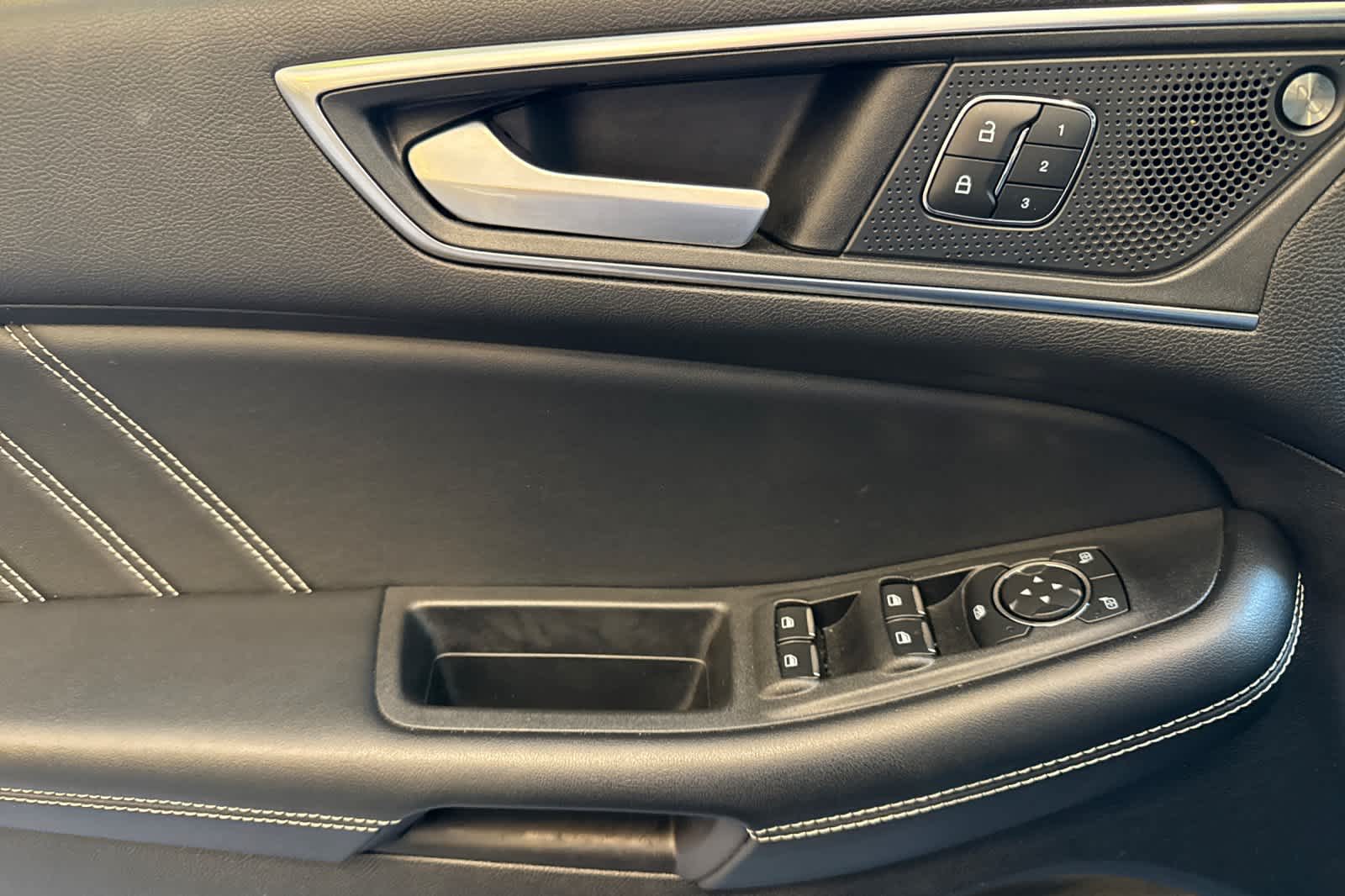 Thumbnail: 2021 Ford Edge - 12
