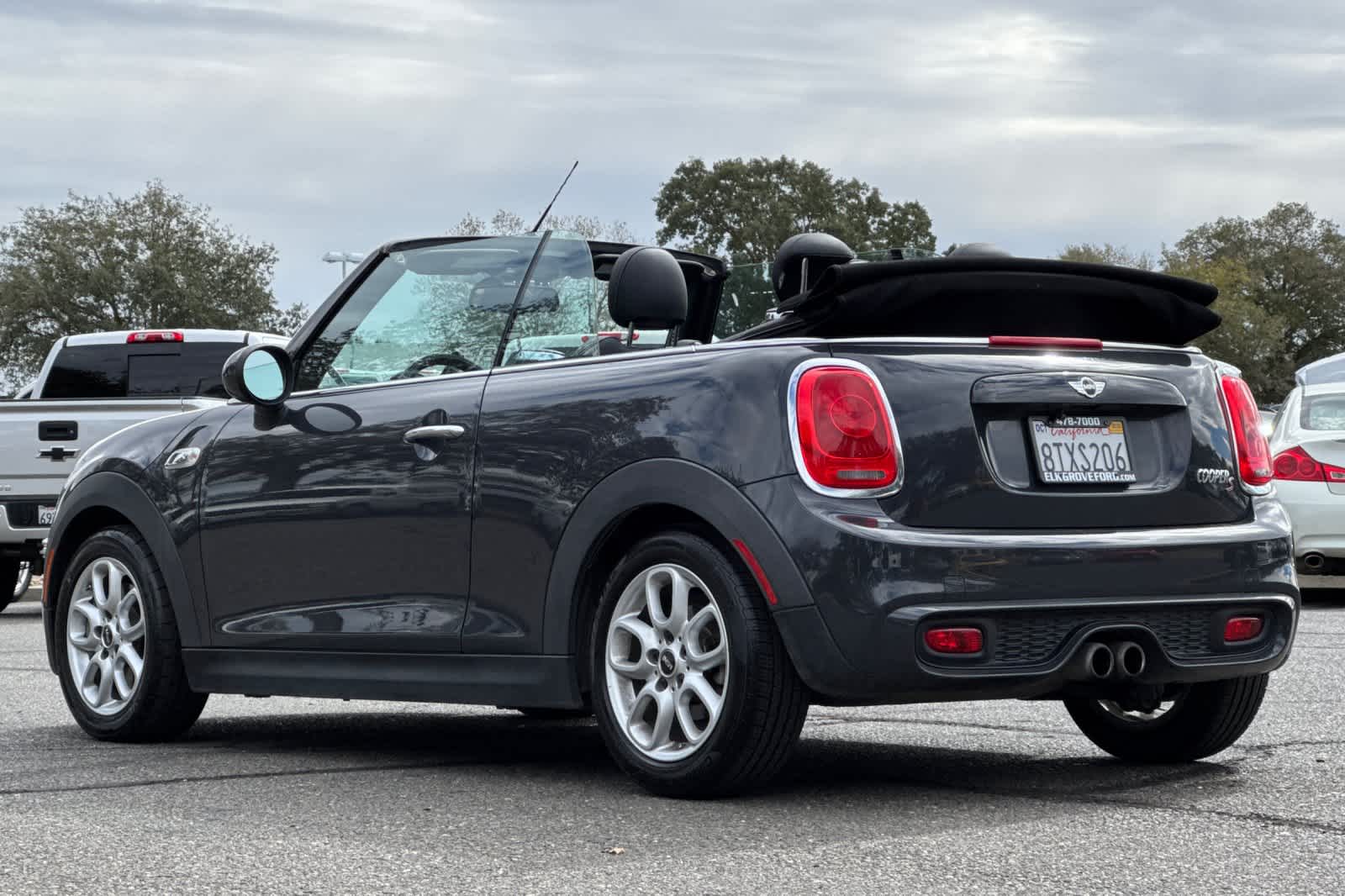 Thumbnail: 2017 MINI Cooper Convertible - 6
