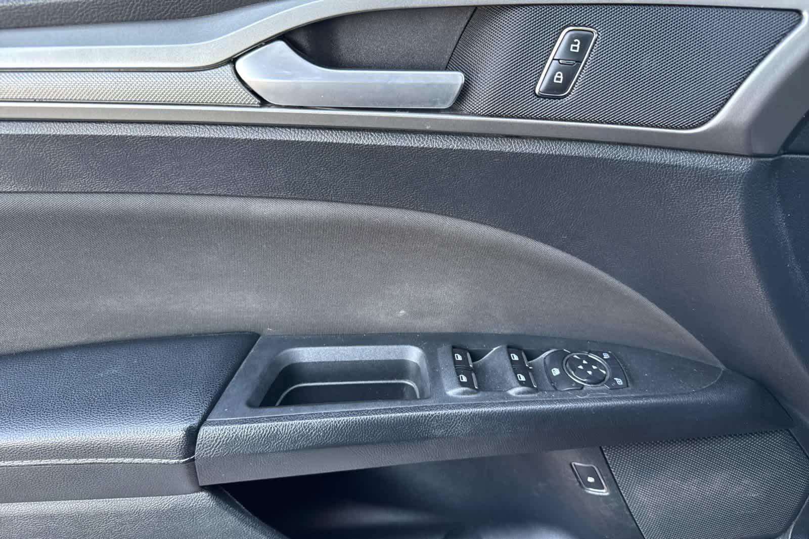 Thumbnail: 2018 Ford Fusion - 12