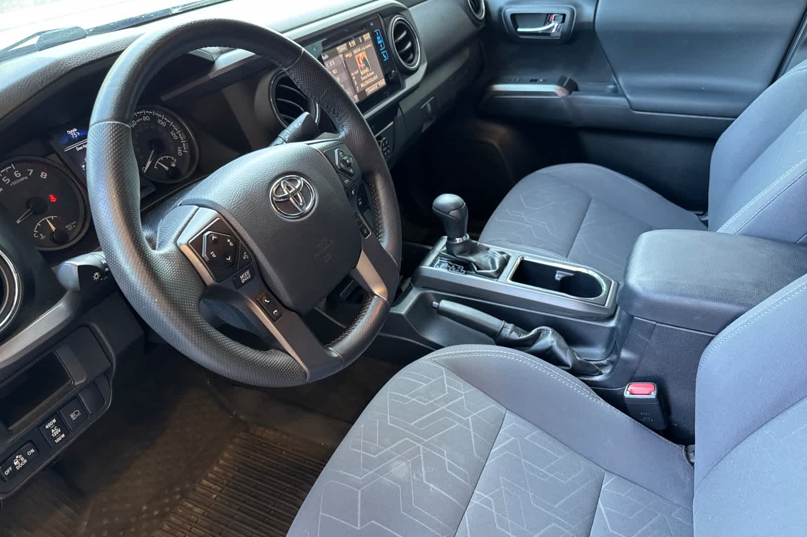 Thumbnail: 2019 Toyota Tacoma - 11