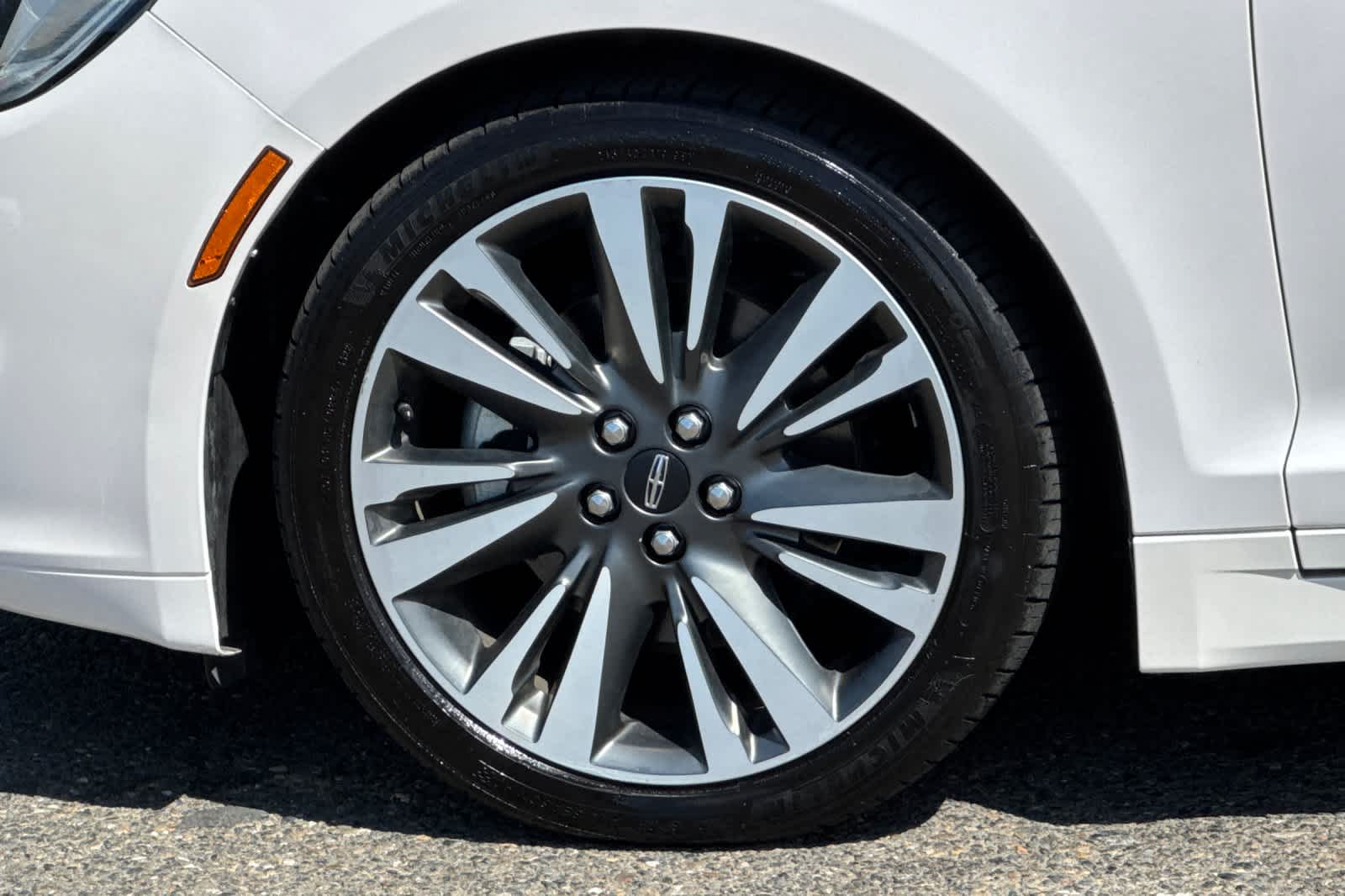 Thumbnail: 2018 Lincoln MKZ - 25