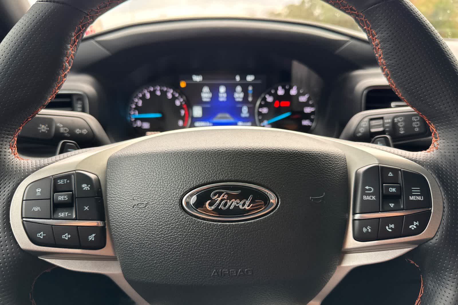 Thumbnail: 2022 Ford Explorer - 25