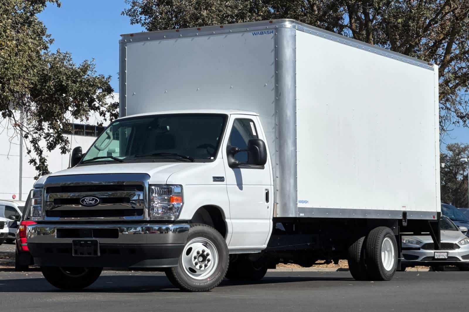 2027 Ford E-450 Cutaway Base Truck