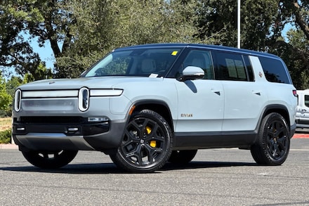 SUV Rivian R1S Adventure de 2024 con cuatro motores y batería de gran capacidad