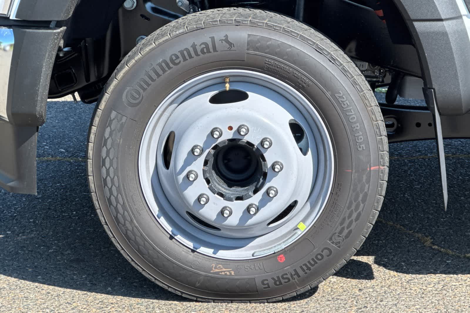 Thumbnail: 2025 Ford F-550 - 25