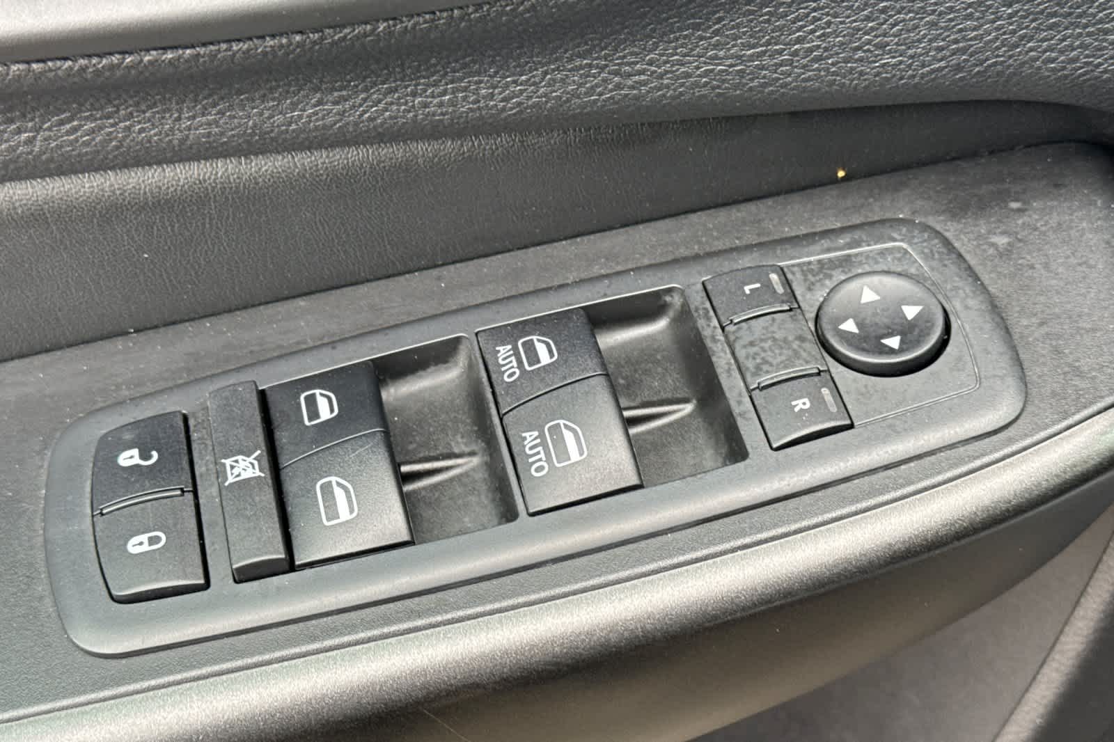 Thumbnail: 2020 Jeep Cherokee - 13