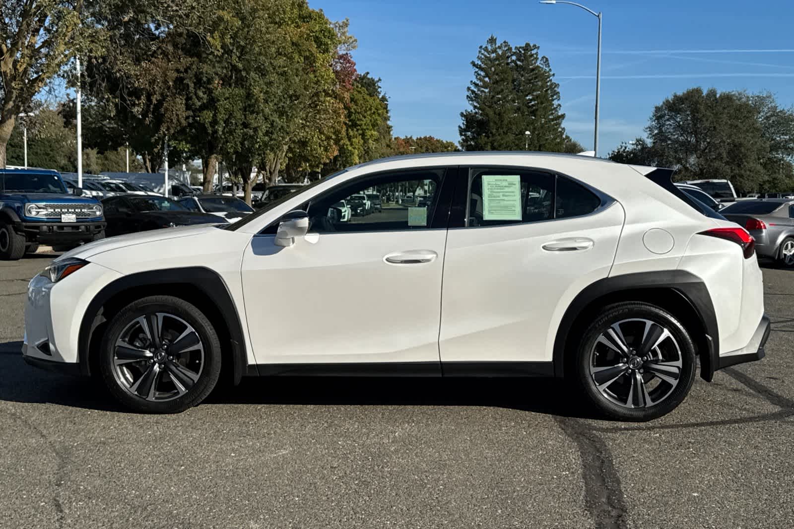 Thumbnail: 2019 Lexus UX - 5