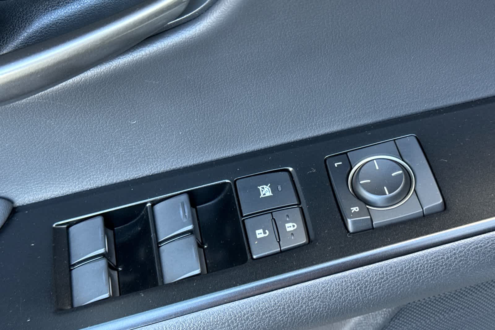 Thumbnail: 2019 Lexus UX - 13