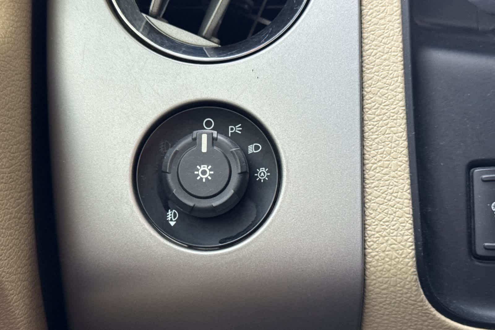 Thumbnail: 2016 Ford Expedition - 30