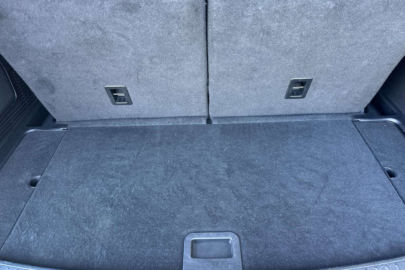 Thumbnail: 2022 Ford Explorer - 16