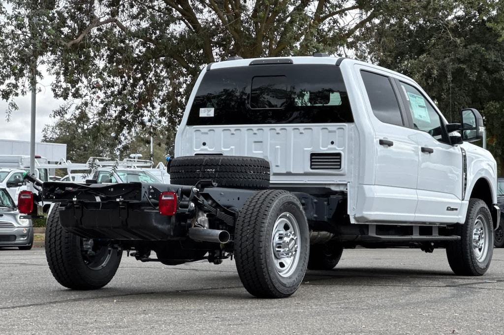 New 2026 Ford F-350 Chassis Truck Crew Cab