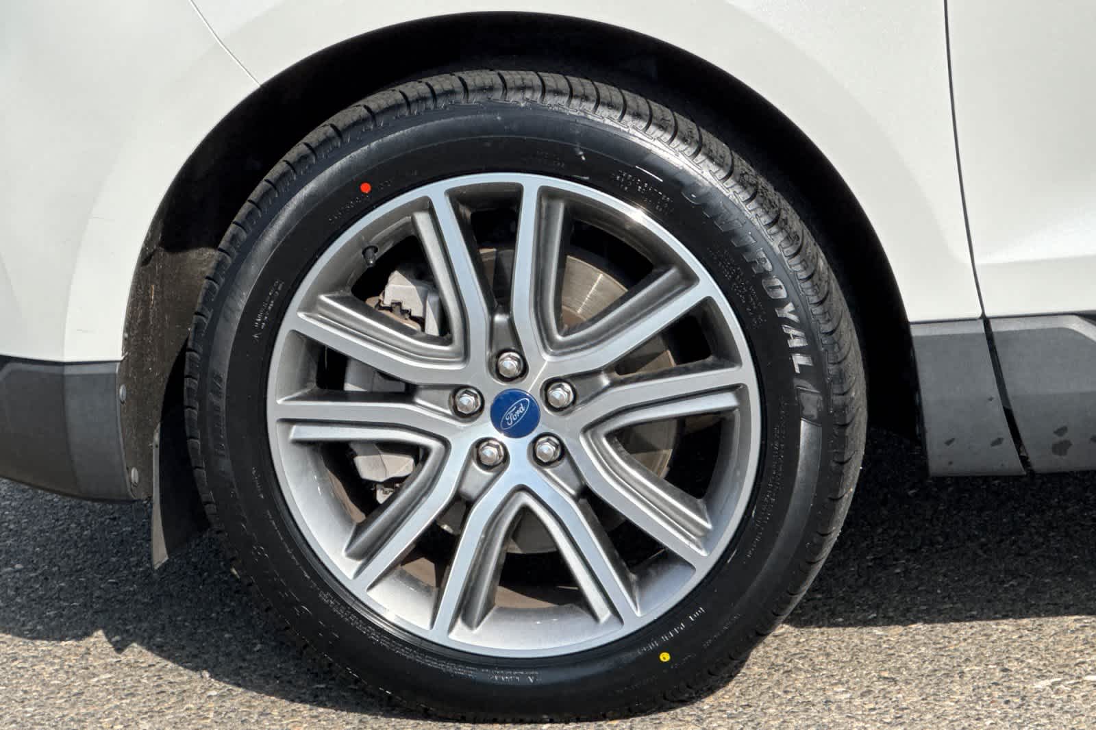 Thumbnail: 2022 Ford Edge - 26