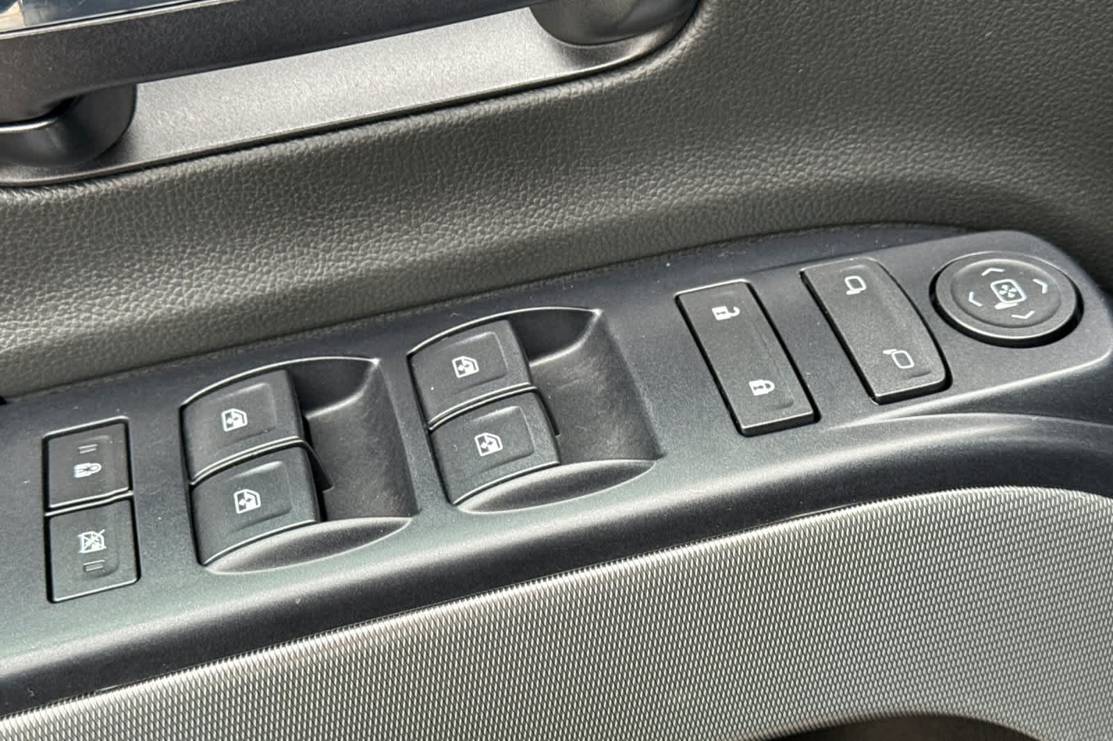 Thumbnail: 2017 Chevrolet Silverado 2500 - 13