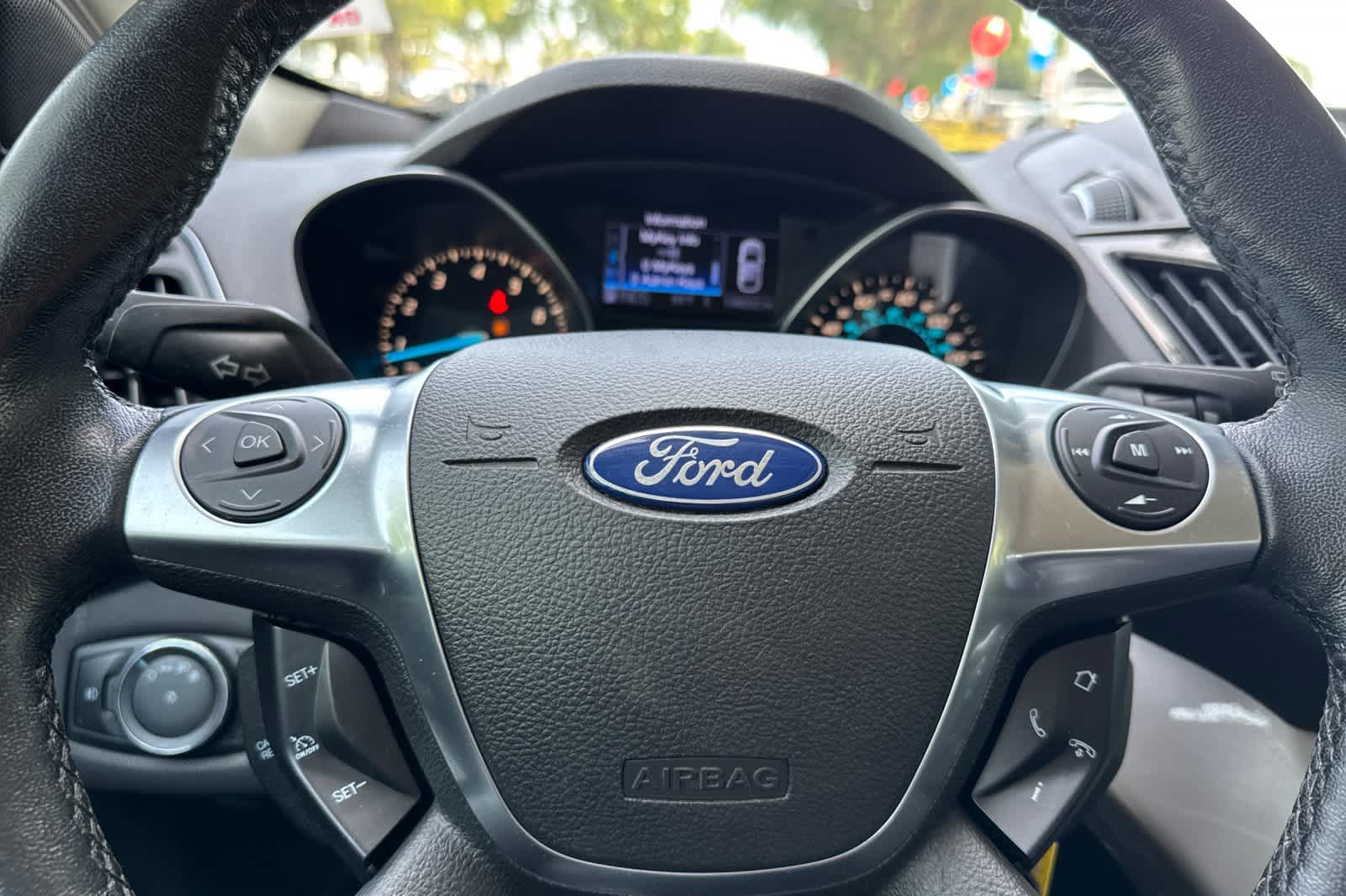 Thumbnail: 2013 Ford Escape - 21