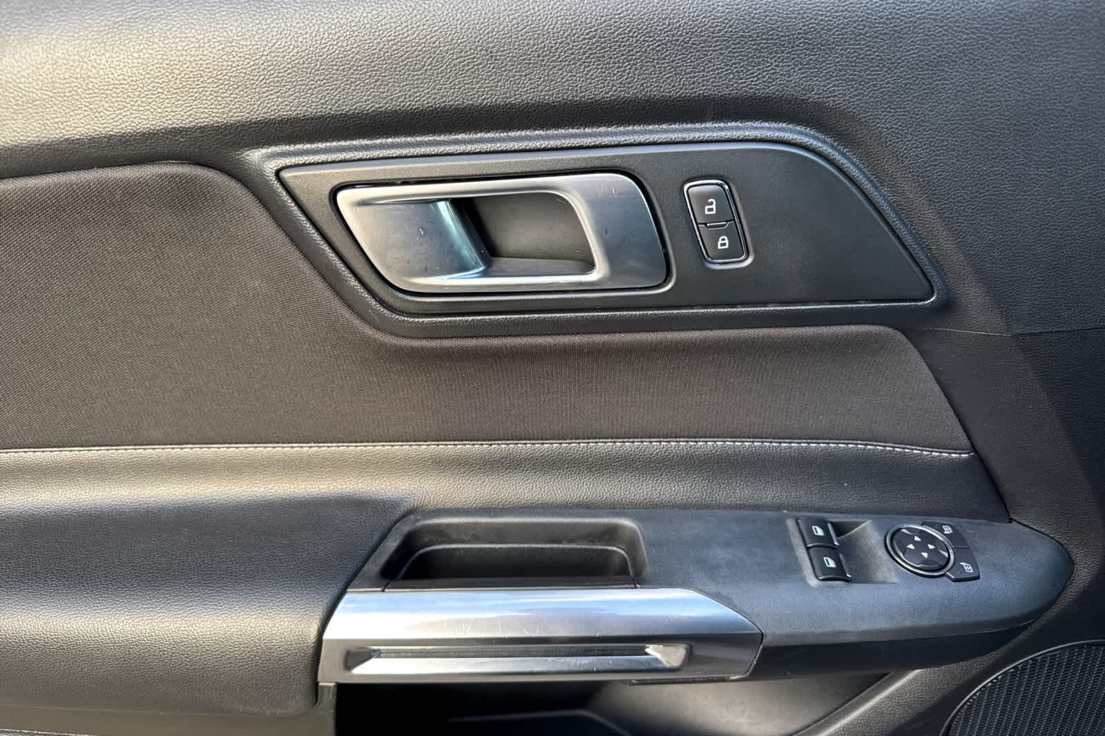 Thumbnail: 2022 Ford Mustang - 12