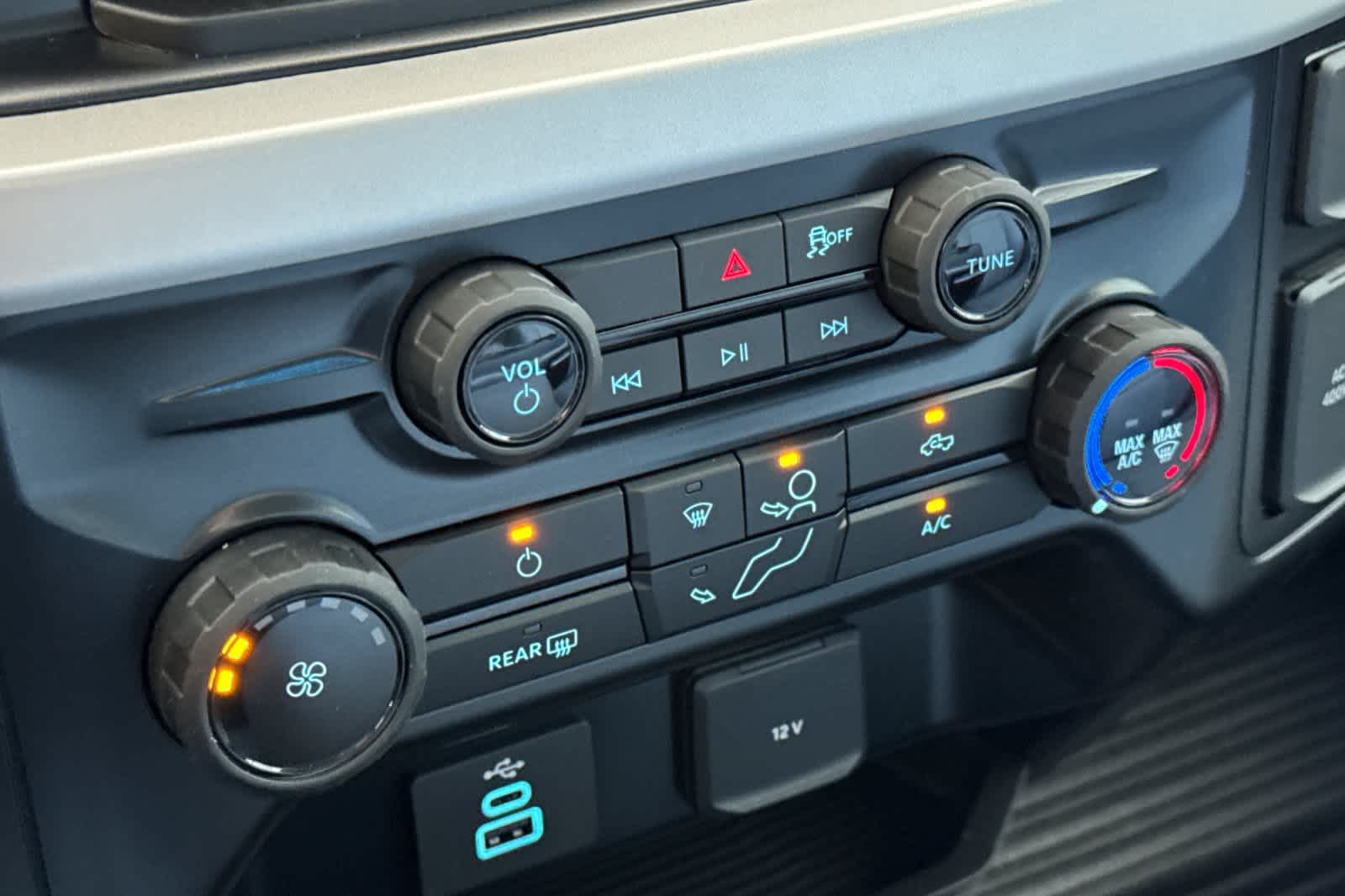 Thumbnail: 2025 Ford F-350 - 19