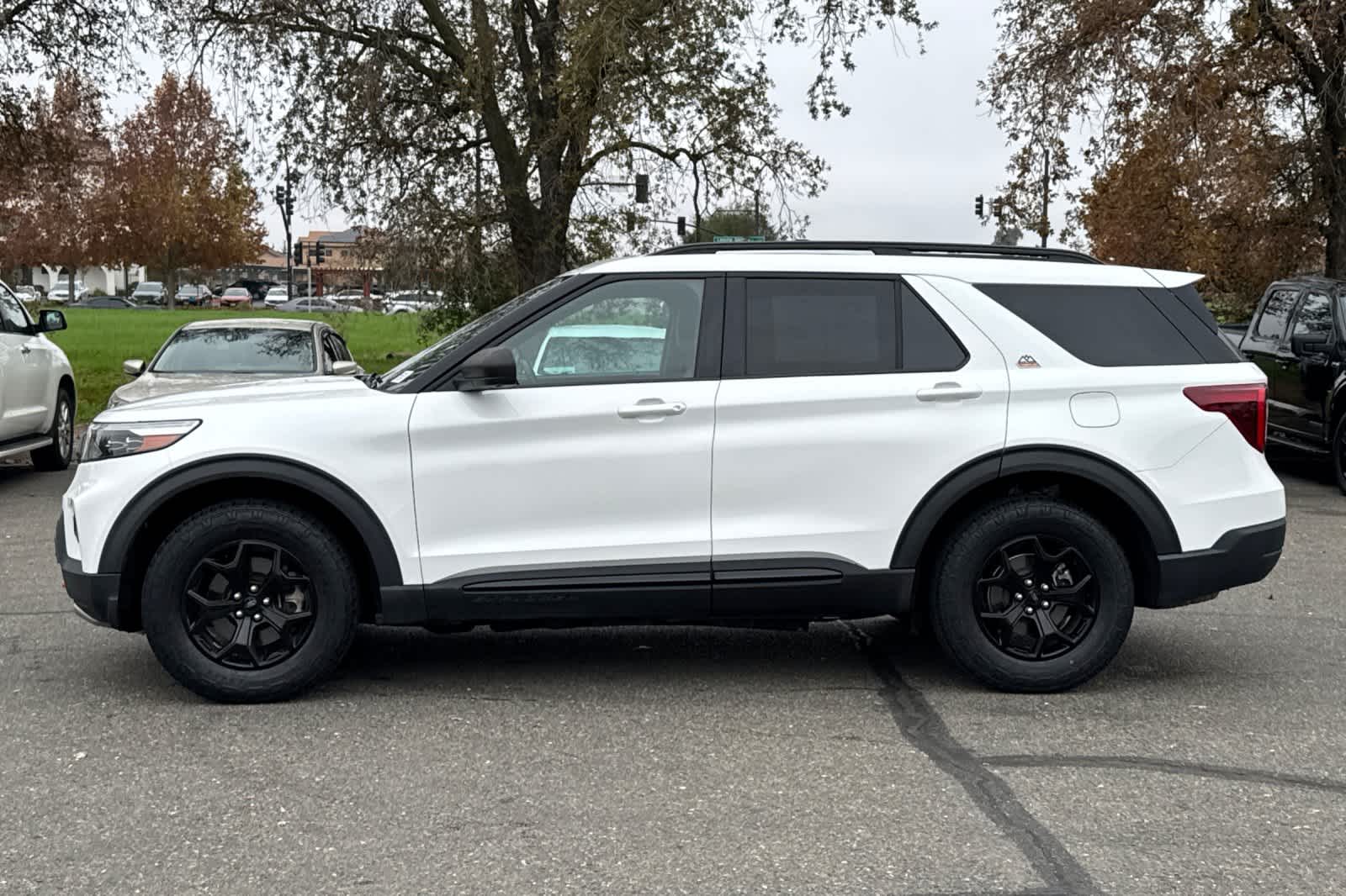 Thumbnail: 2022 Ford Explorer - 5