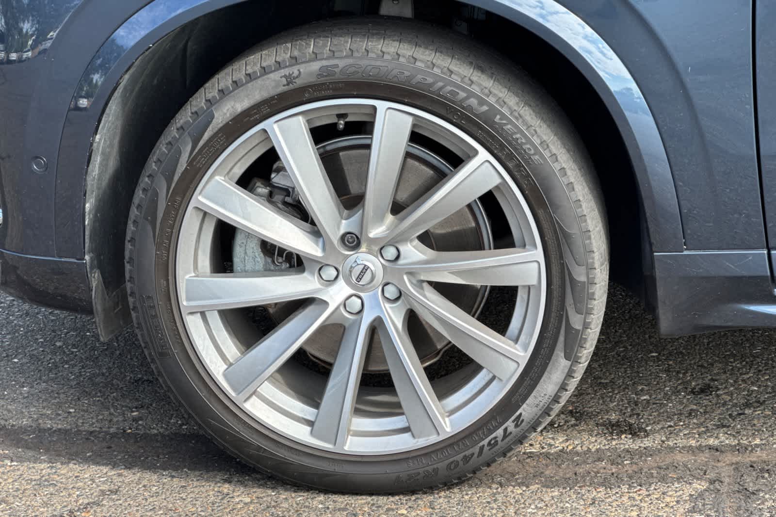 Thumbnail: 2022 Volvo XC90 - 28