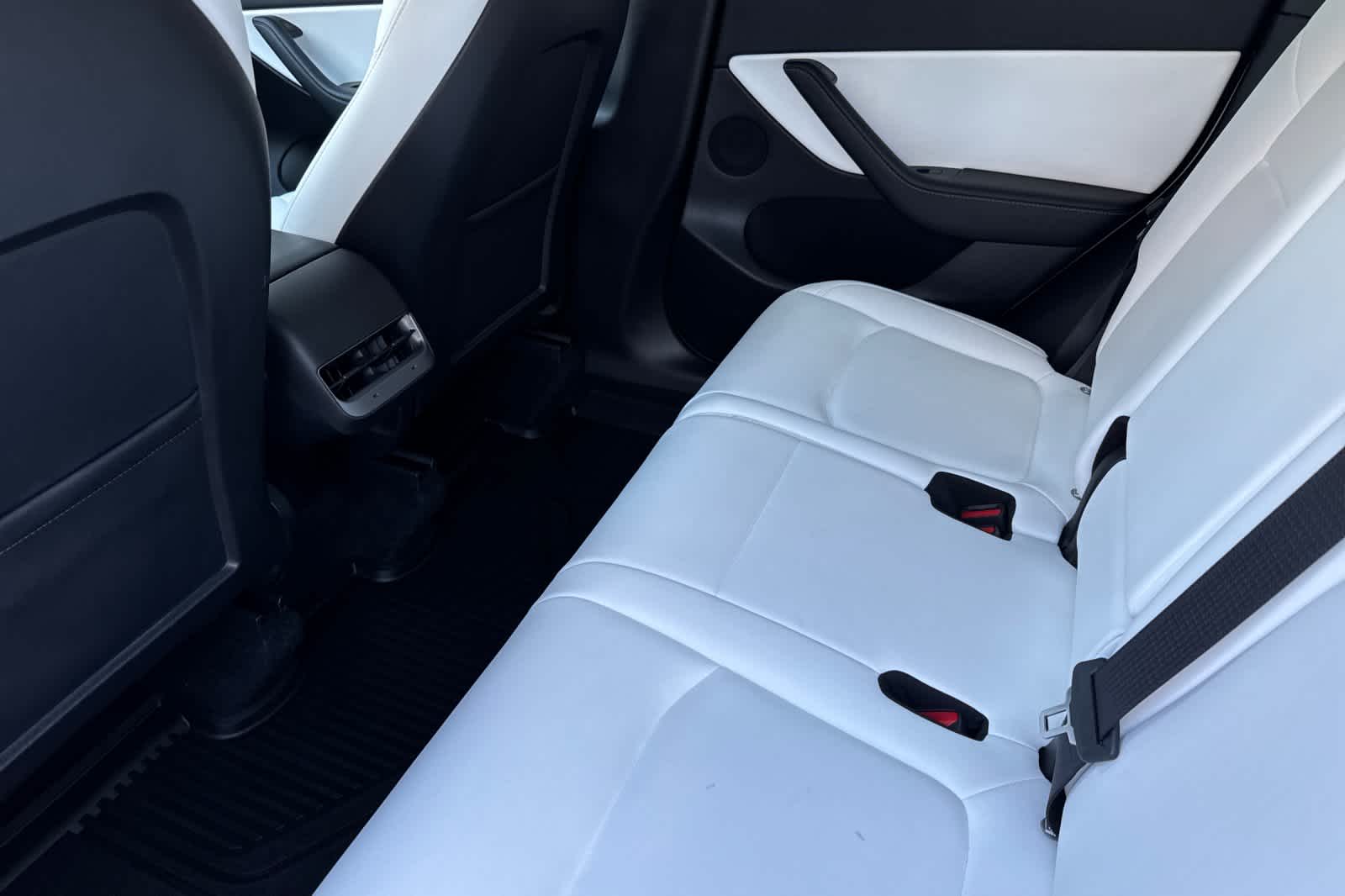 Thumbnail: 2022 Tesla Model Y - 4