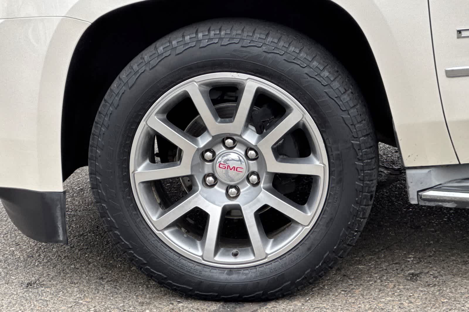 Thumbnail: 2015 GMC Yukon - 29