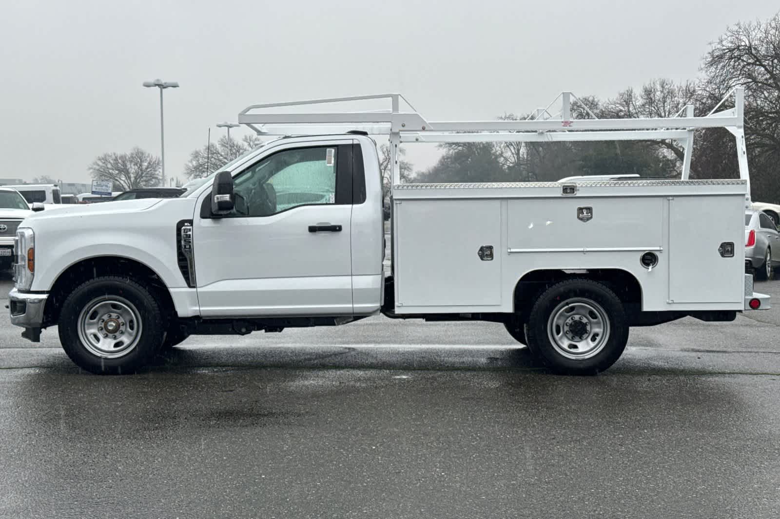 2024 Ford F-350 XL photo 4