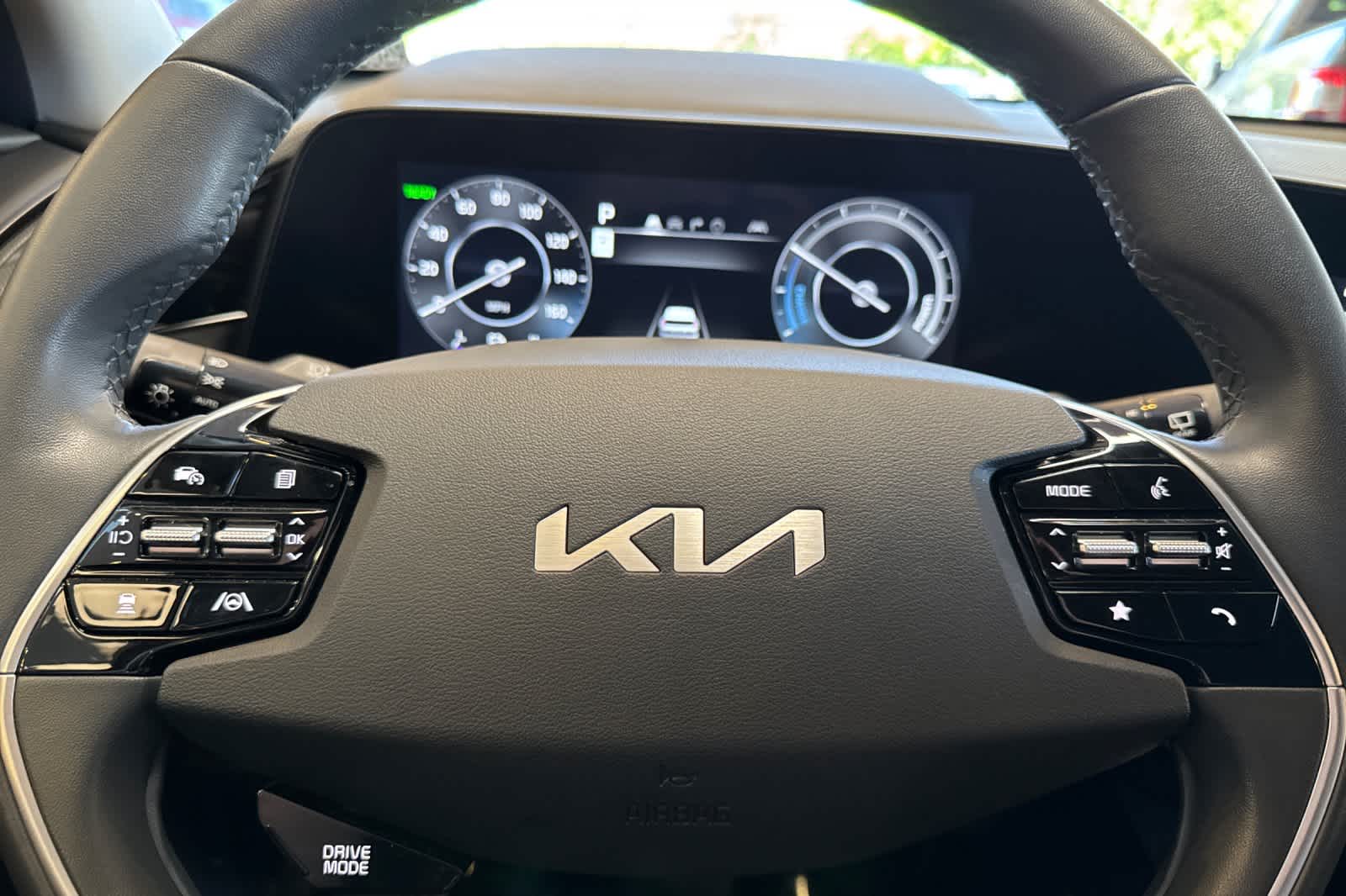 Thumbnail: 2024 Kia Niro - 24