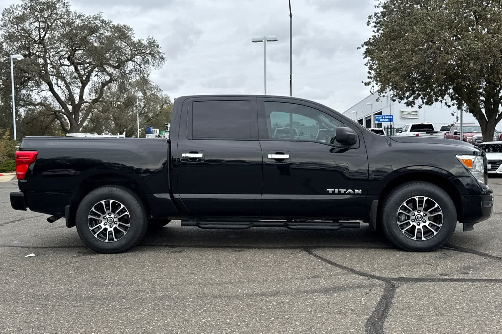 Thumbnail: 2021 Nissan Titan - 8