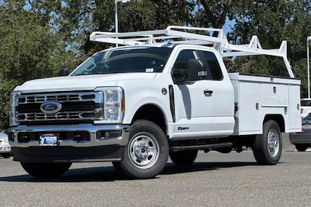 2025 Ford F-350 Chassis Truck Super Cab
