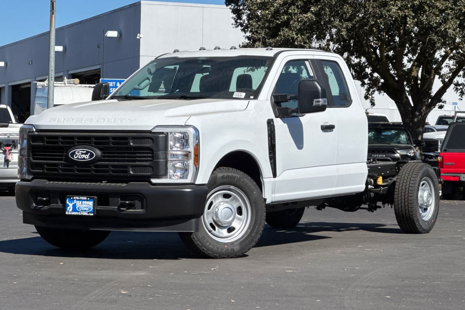 2027 Ford F-350 Chassis Truck Super Cab