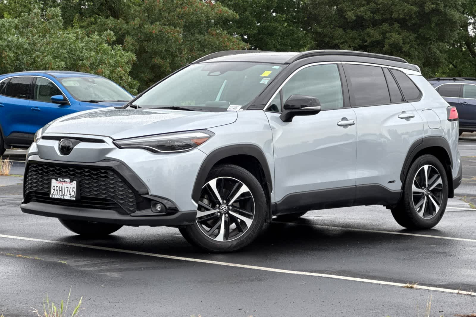 2023 Toyota Corolla Cross Hybrid XSE photo 1