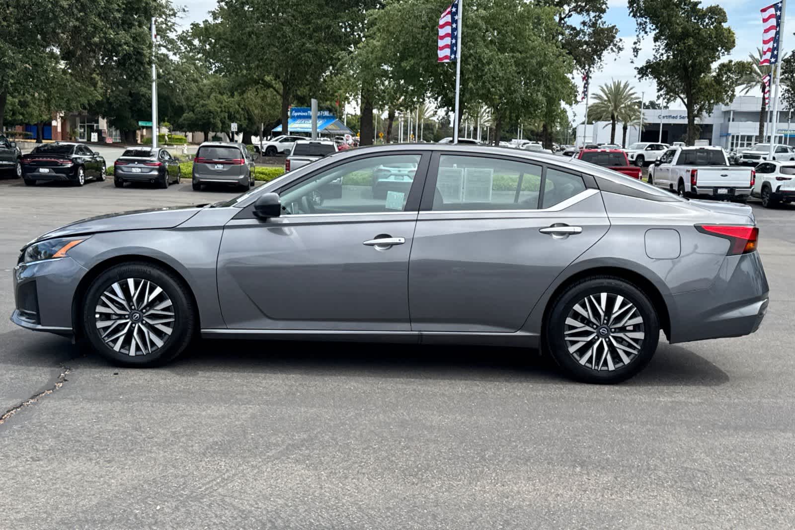 Thumbnail: 2025 Nissan Altima - 5