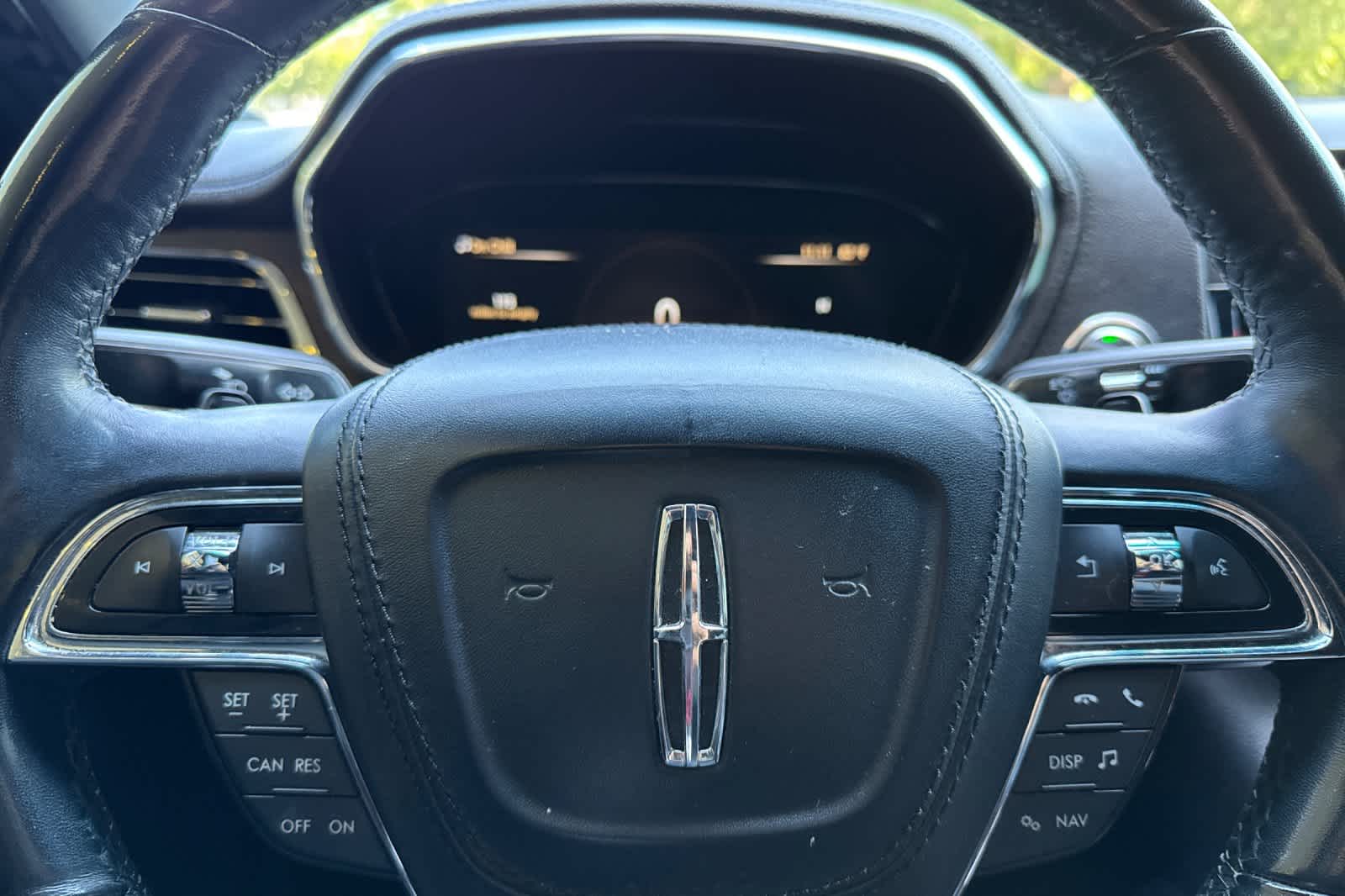 Thumbnail: 2018 Lincoln Continental - 23