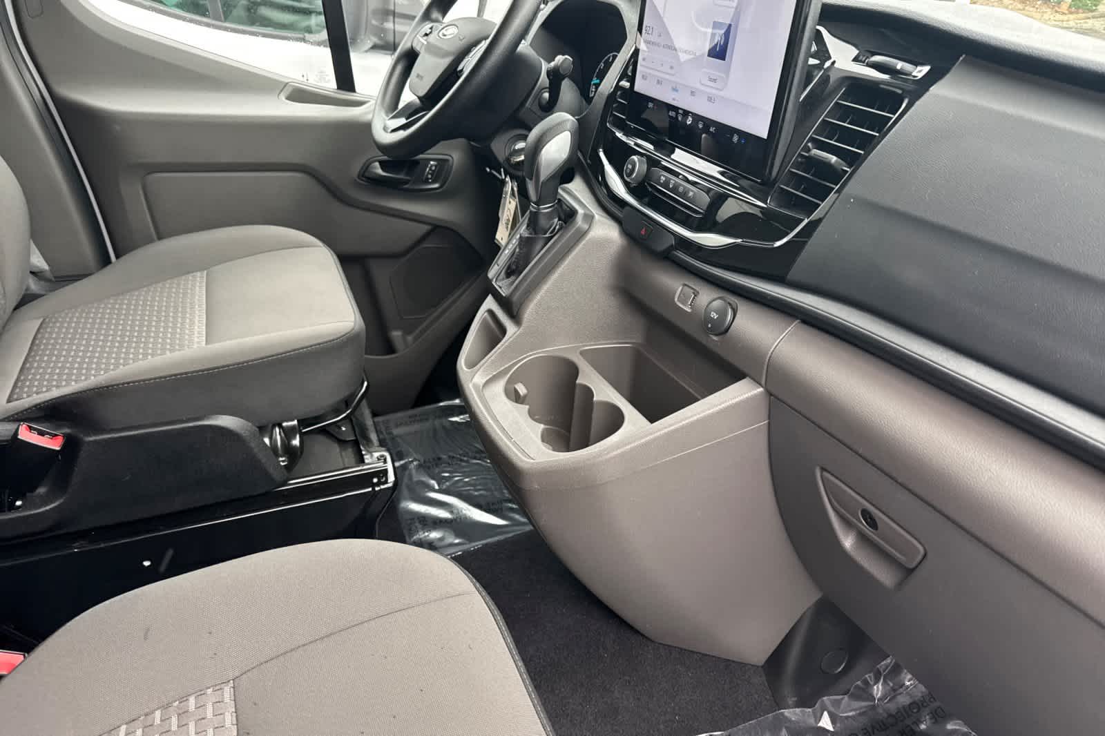 Thumbnail: 2024 Ford Econoline - 17