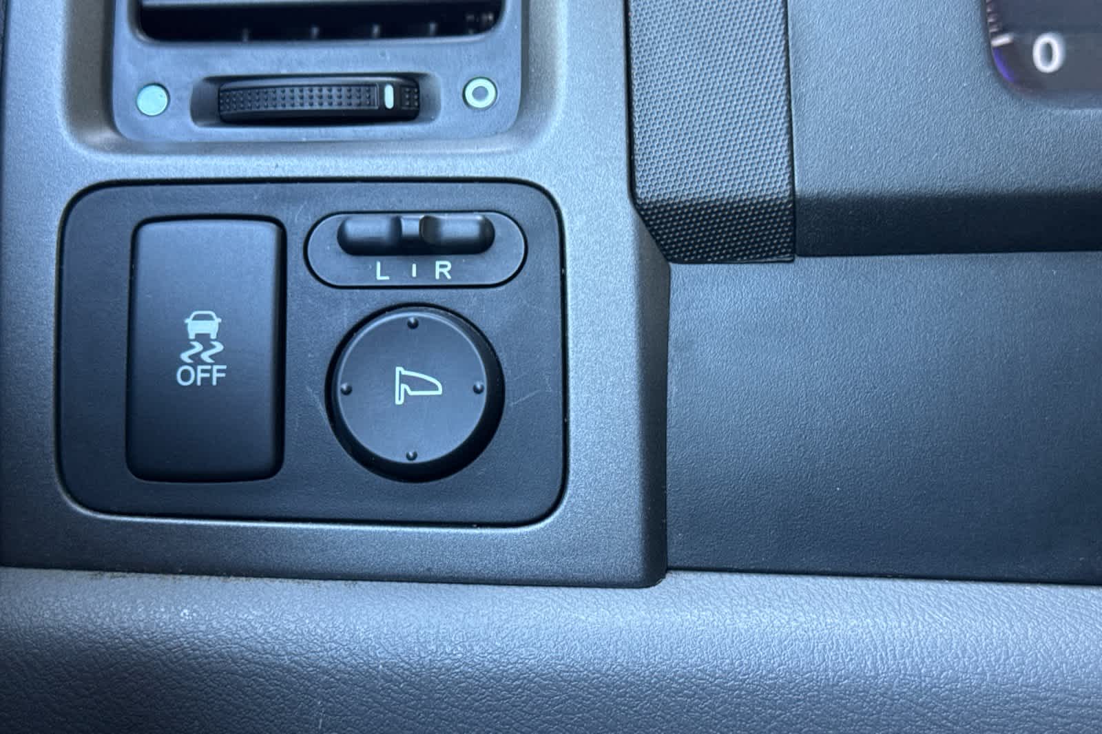 Thumbnail: 2010 Honda CR-V - 26