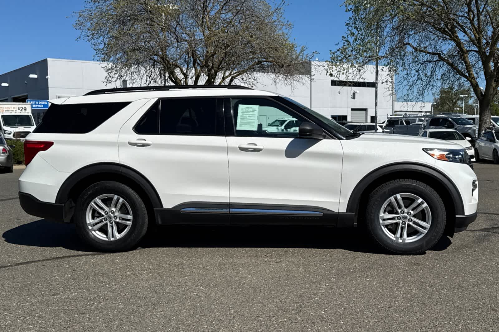 Thumbnail: 2020 Ford Explorer - 8