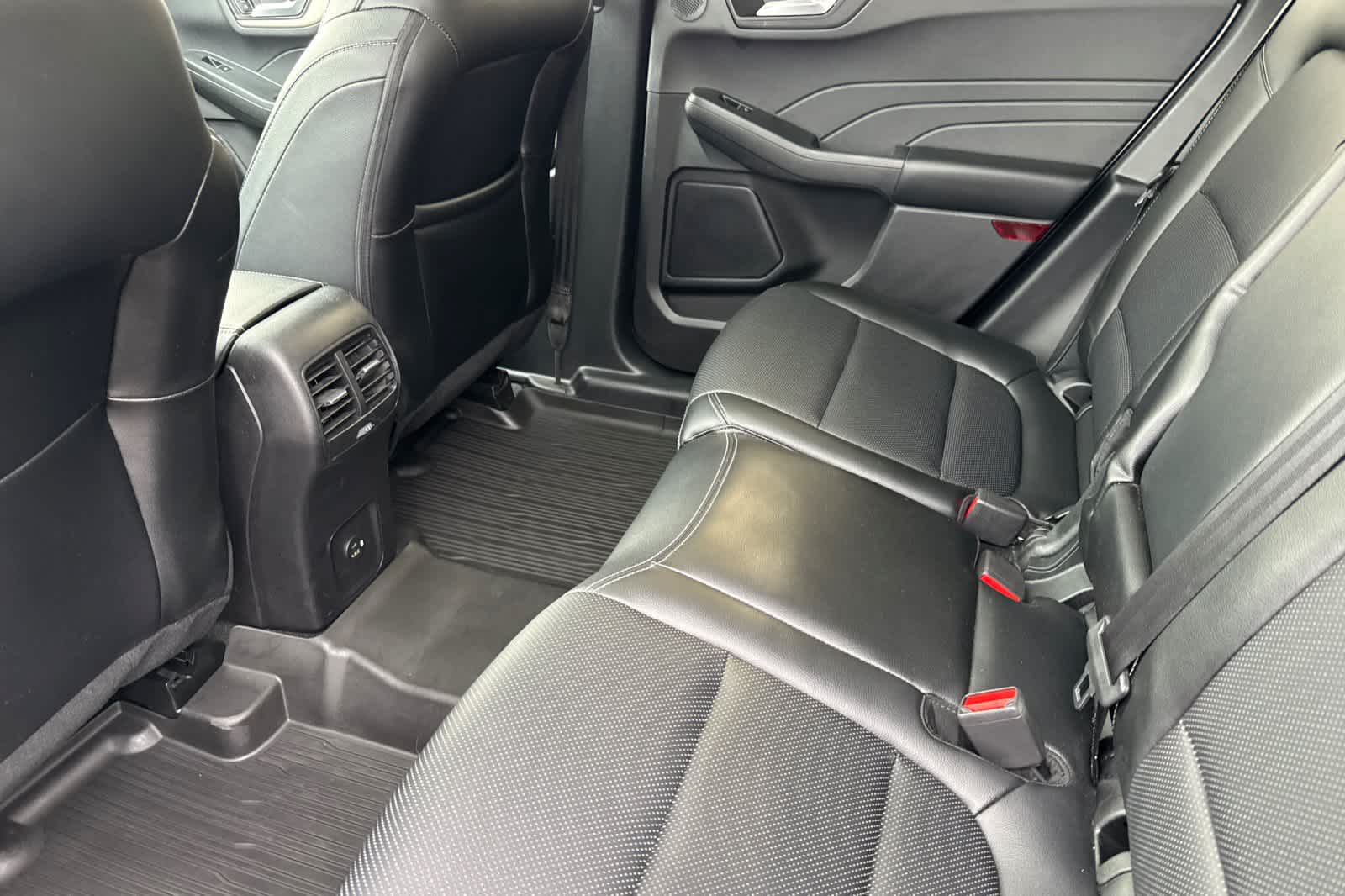 Thumbnail: 2022 Ford Escape - 4