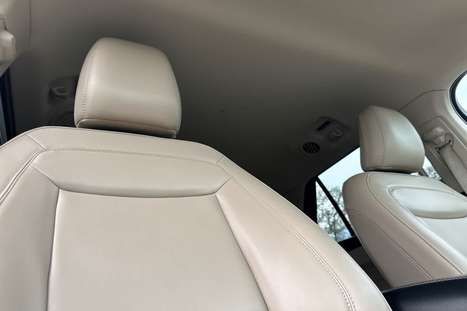 Thumbnail: 2022 Ford Explorer - 18