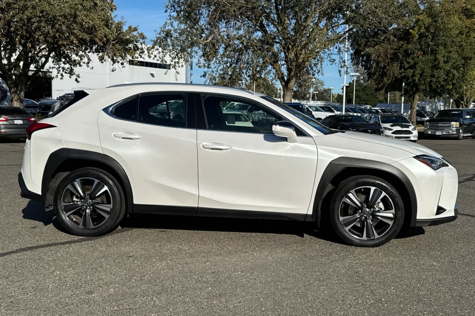 Thumbnail: 2019 Lexus UX - 8