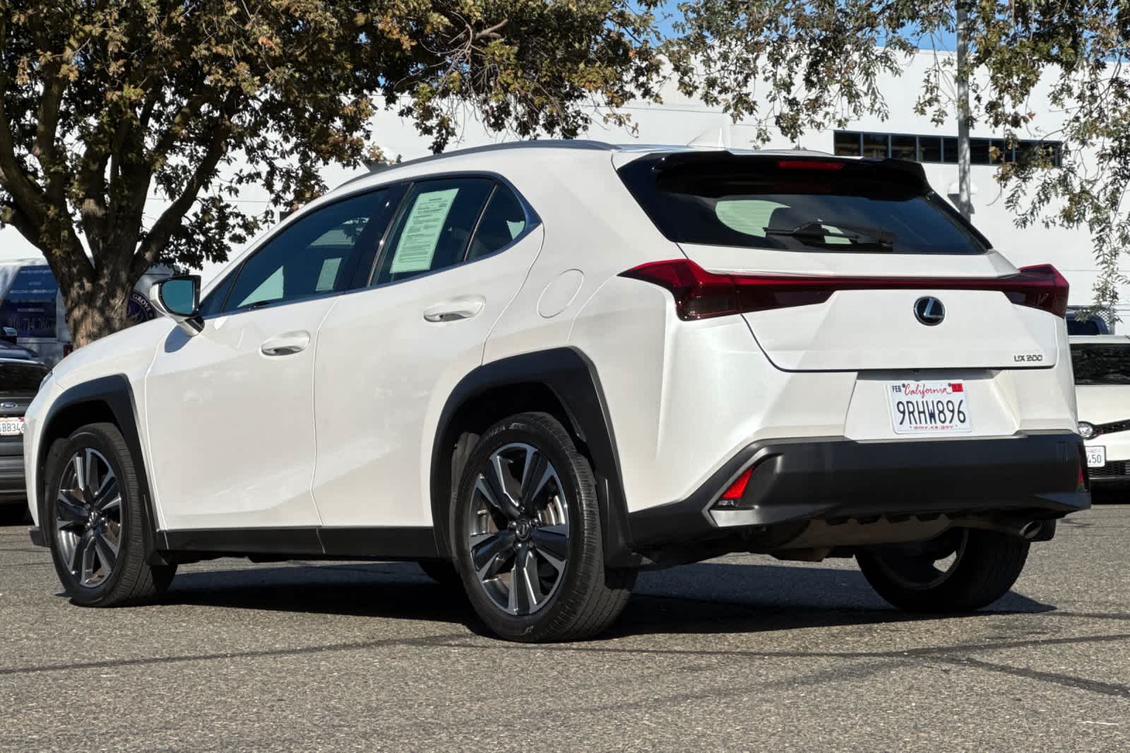 Thumbnail: 2019 Lexus UX - 6