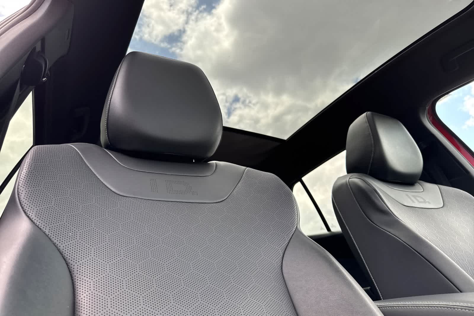 Thumbnail: 2023 Volkswagen ID.4 - 17