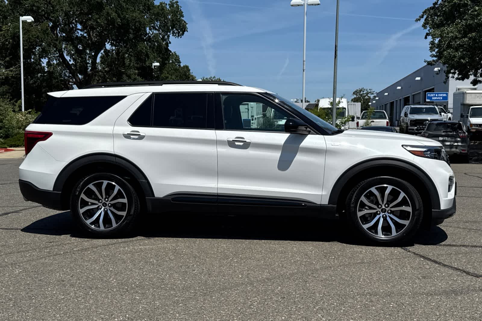 Thumbnail: 2023 Ford Explorer - 8