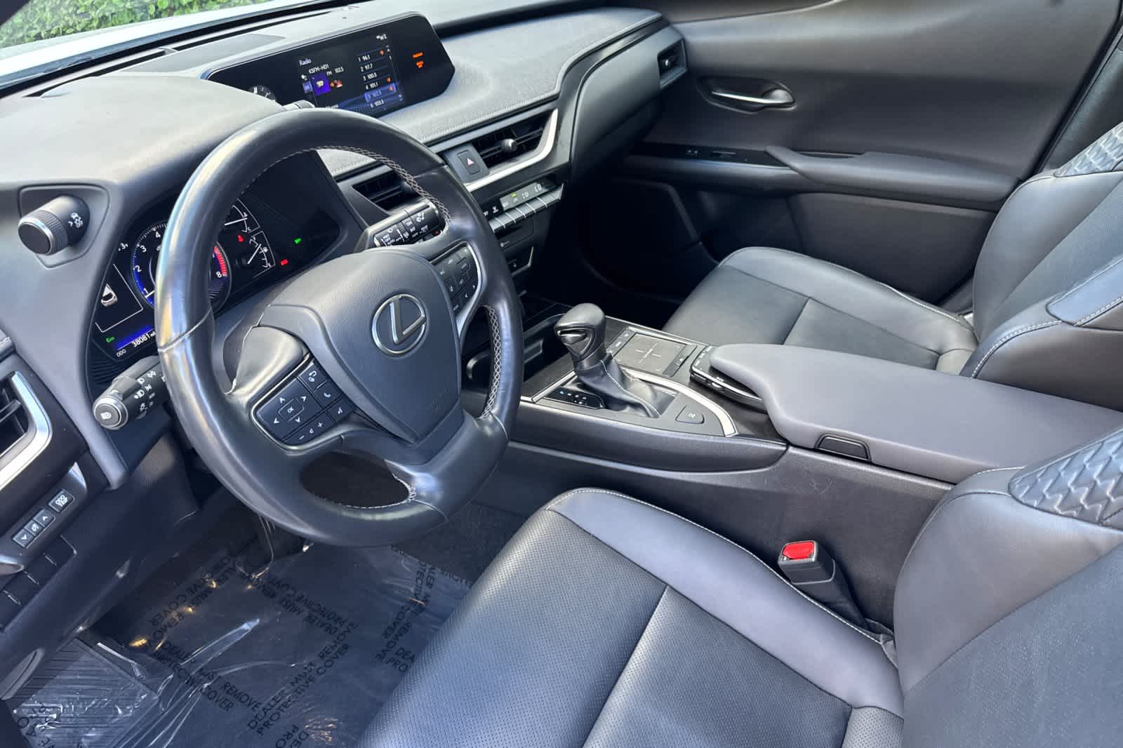 Thumbnail: 2019 Lexus UX - 11