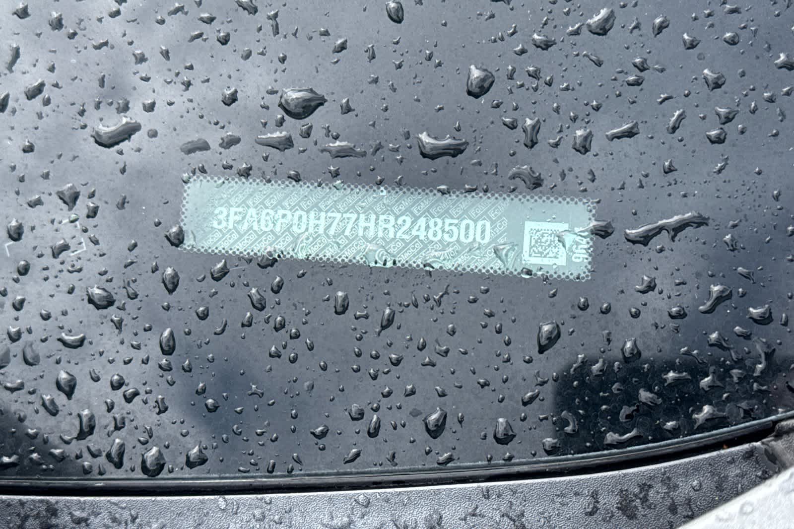 2017 Ford Fusion SE photo 2