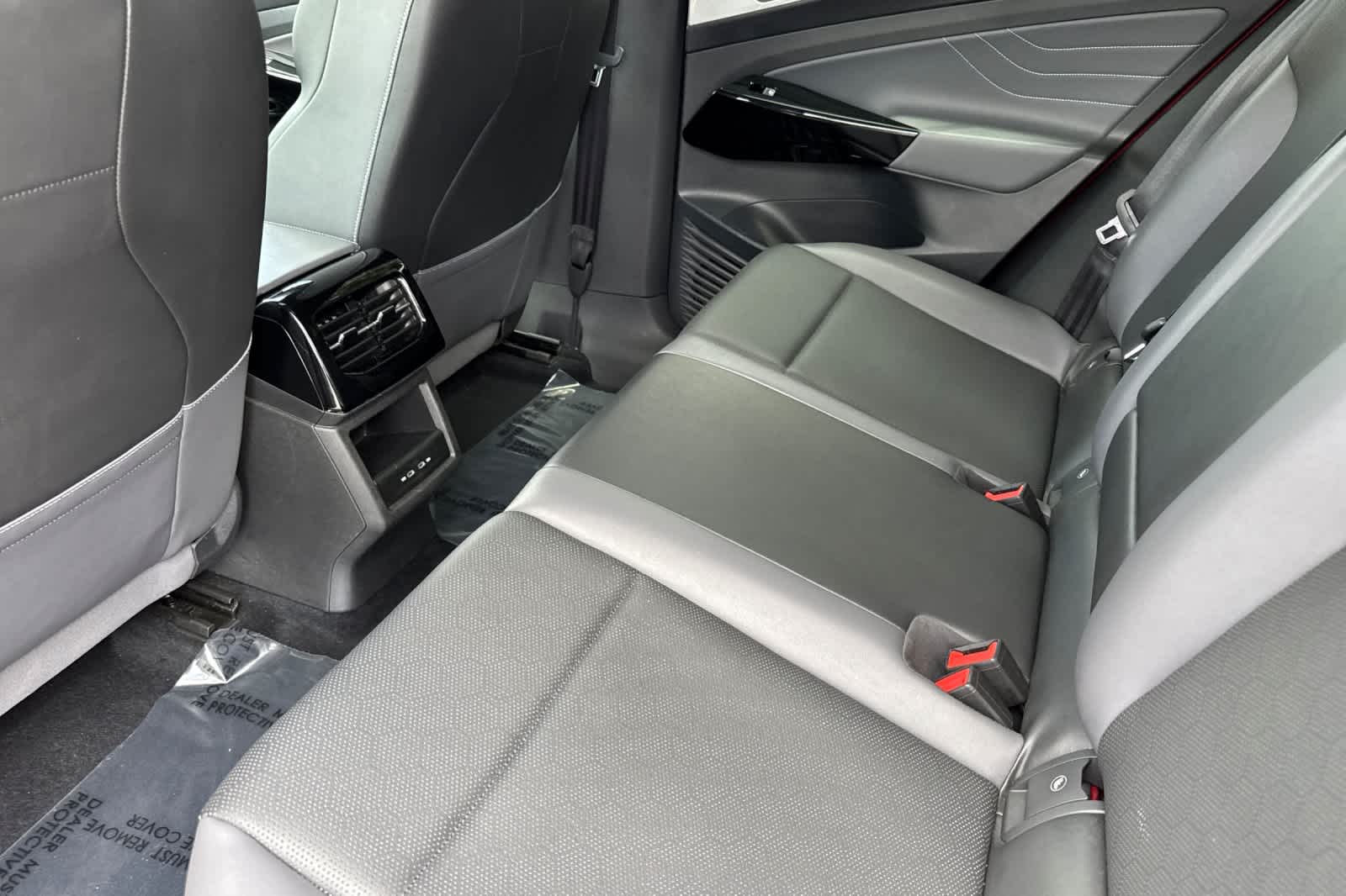 Thumbnail: 2023 Volkswagen ID.4 - 4