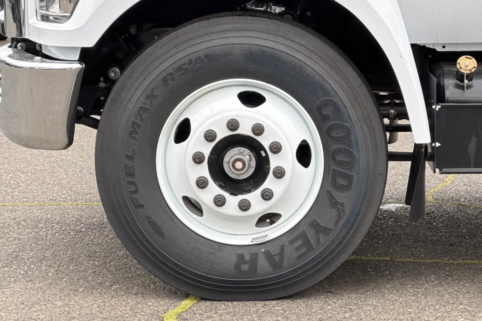 2025 Ford F-650  22