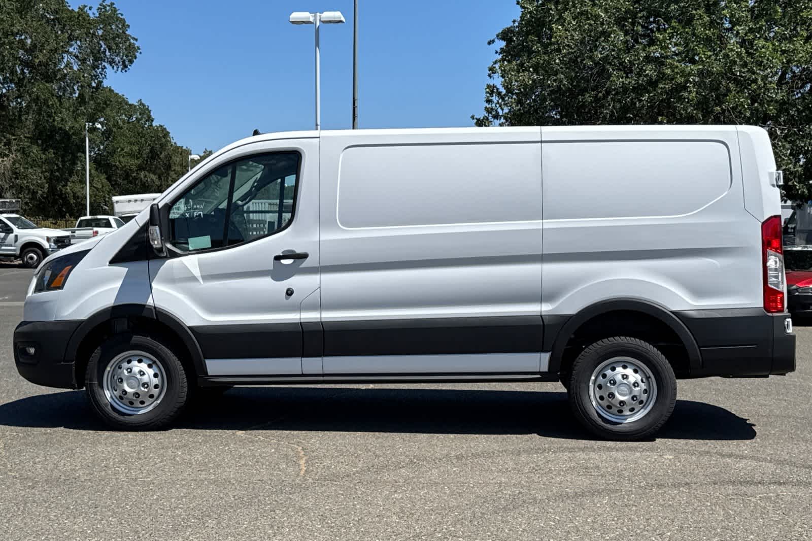 2025 Ford Transit photo 4