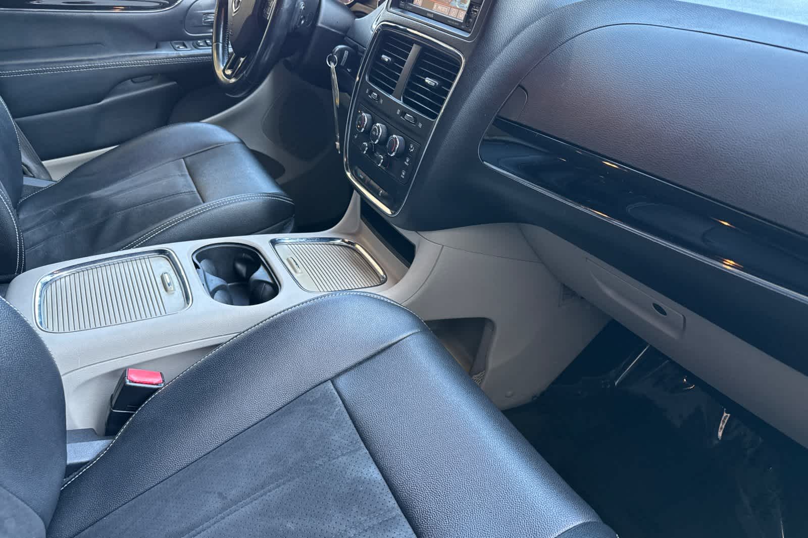Thumbnail: 2019 Dodge Grand Caravan - 17