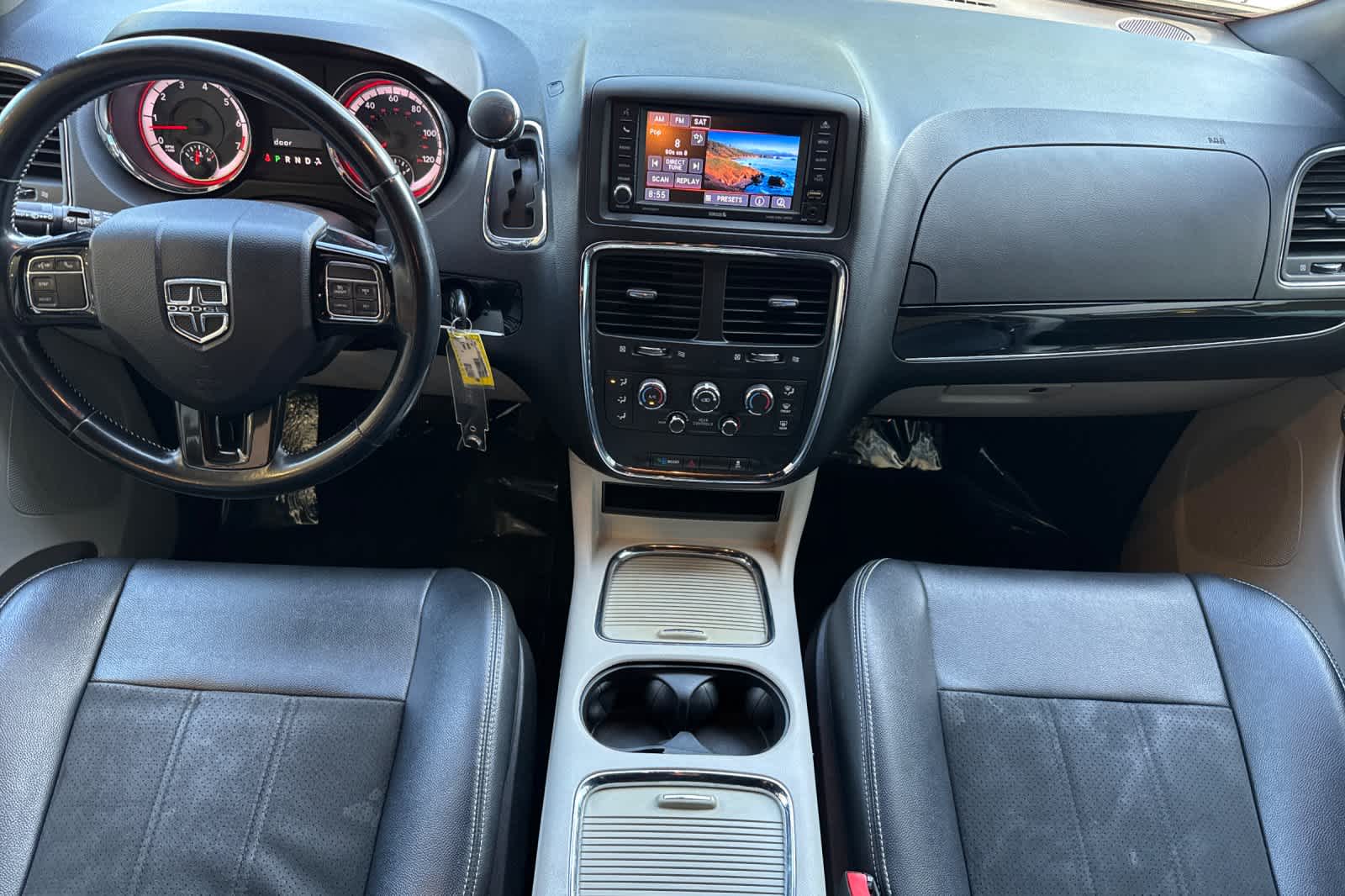 Thumbnail: 2019 Dodge Grand Caravan - 3