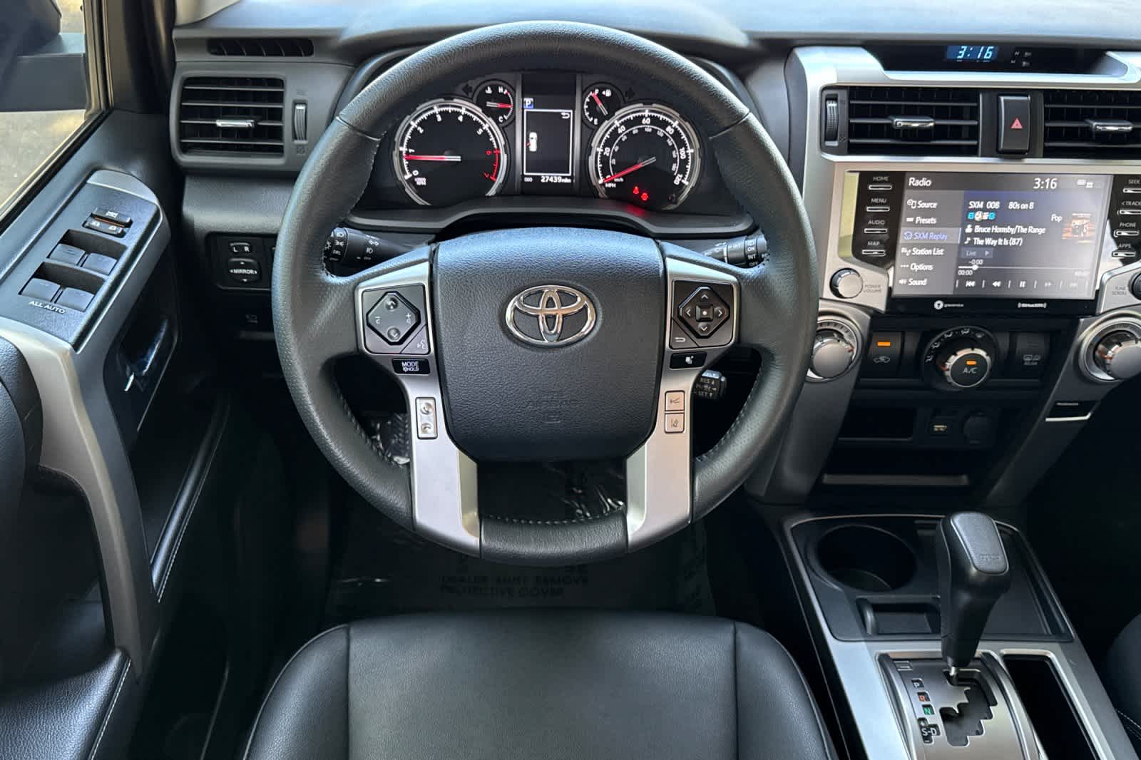 Thumbnail: 2022 Toyota 4Runner - 14
