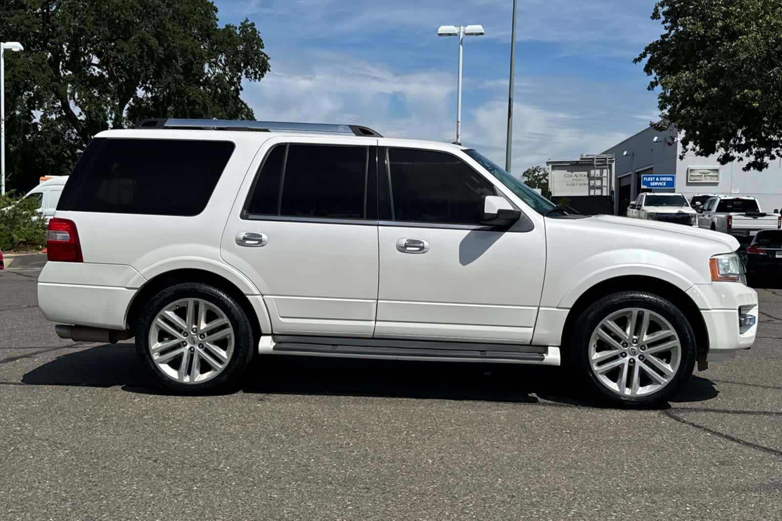 2016 Ford Expedition Limited photo 3